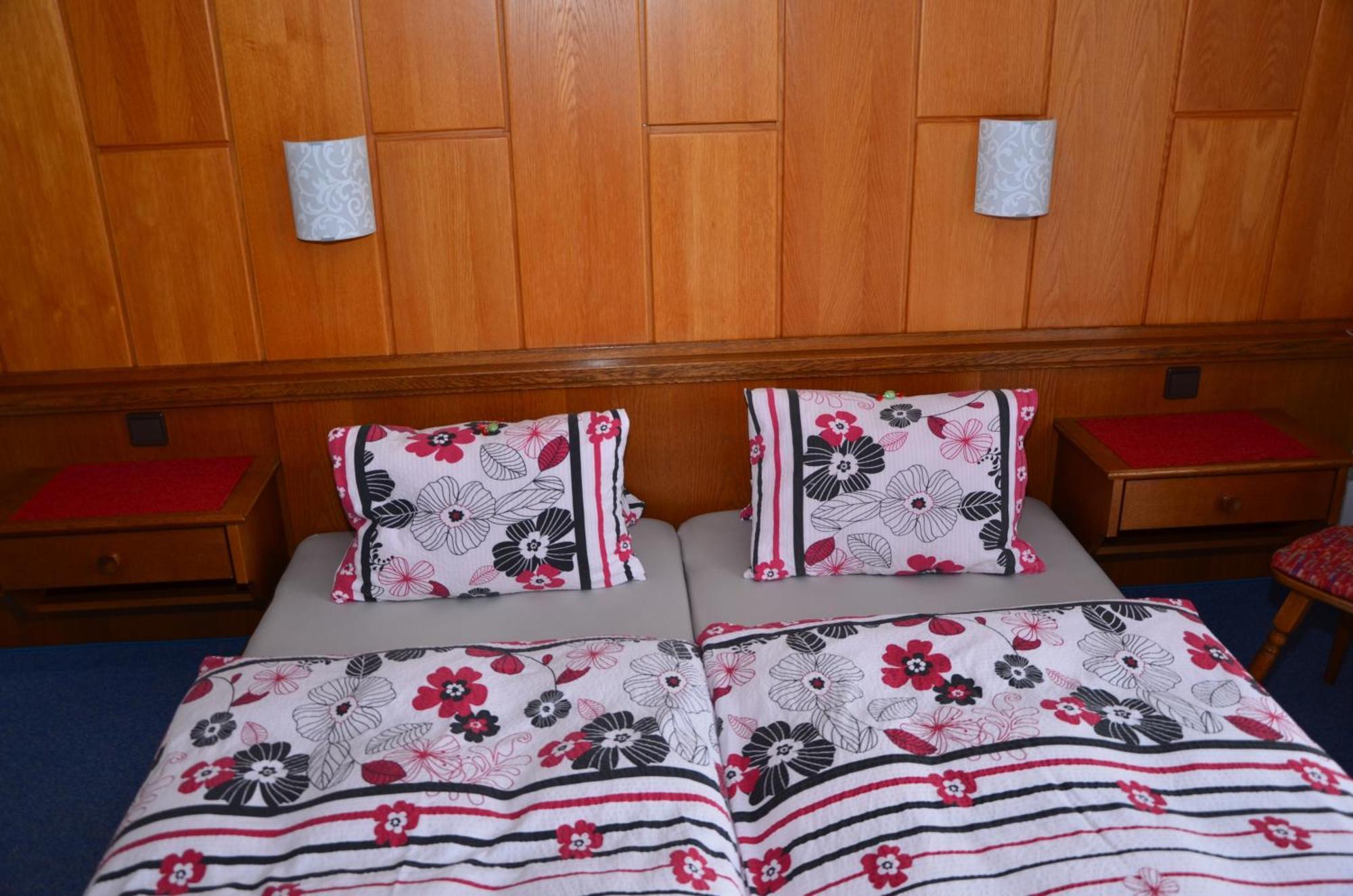 Haus Dachstein Schnitzer Hotel Eben Im Pongau Room photo